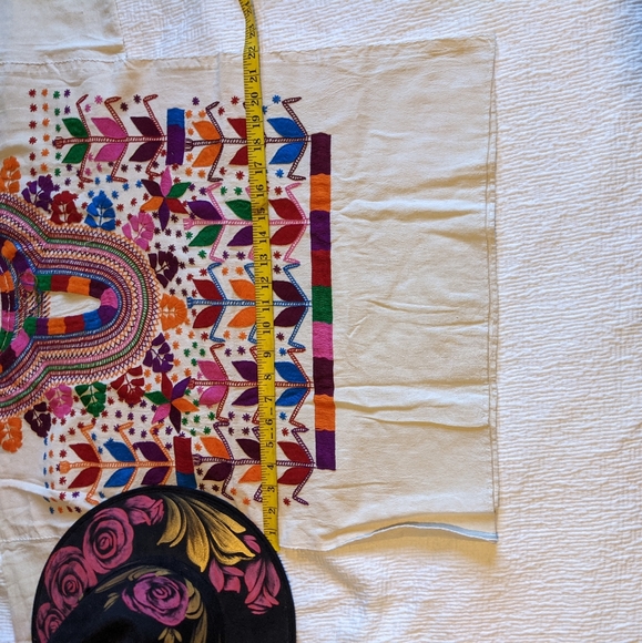 Handmade Indigenous blouse. - Picture 4 of 6